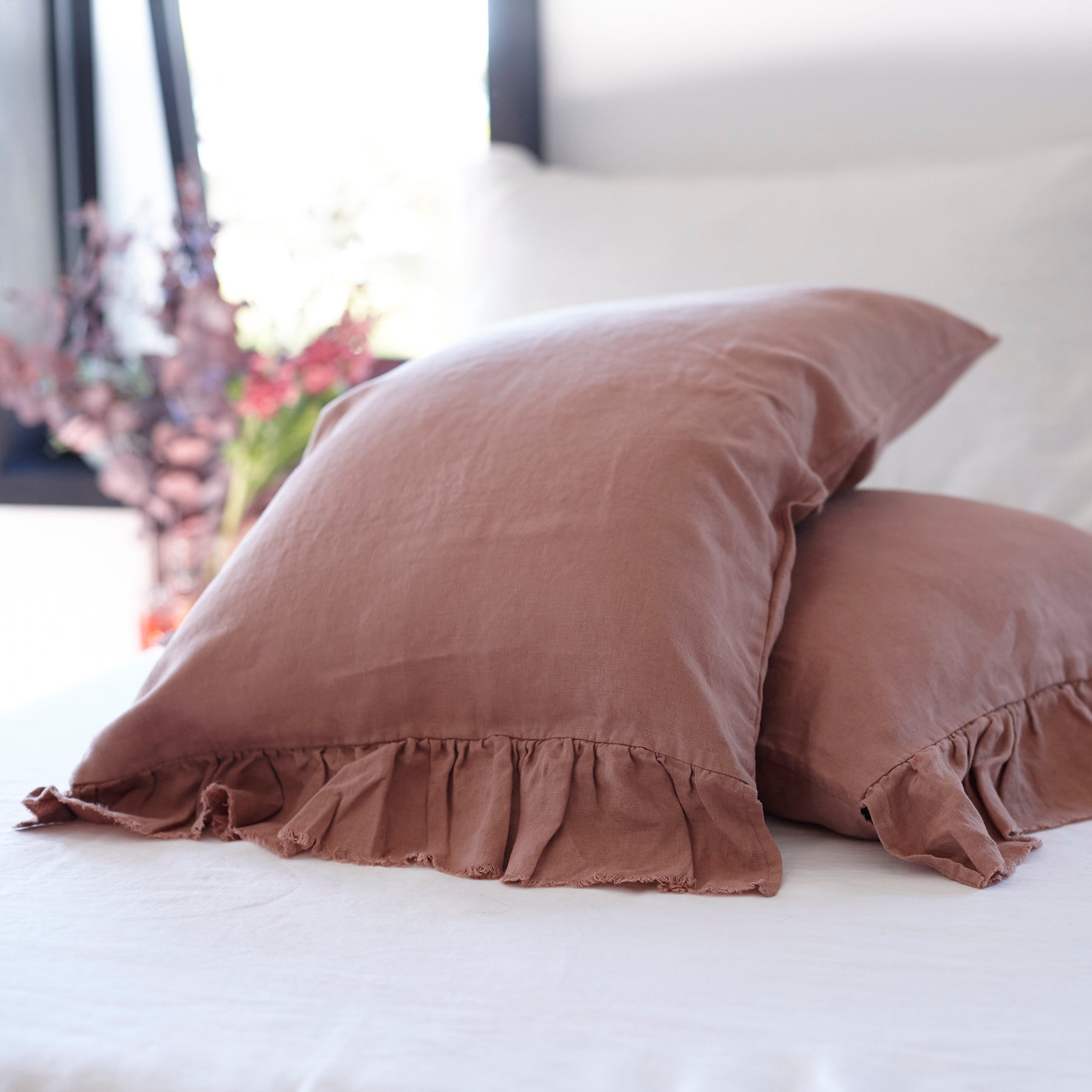 Pair of Ruffled Linen Pillowcases in Lotus