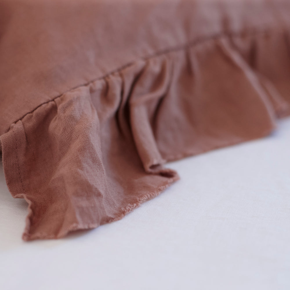 Pair of Ruffled Linen Pillowcases in Lotus