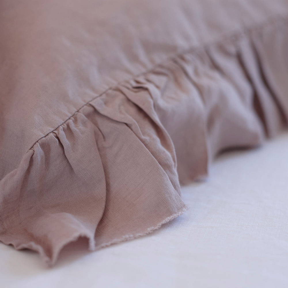 Pair of Ruffled Linen Pillowcases in Rosewater